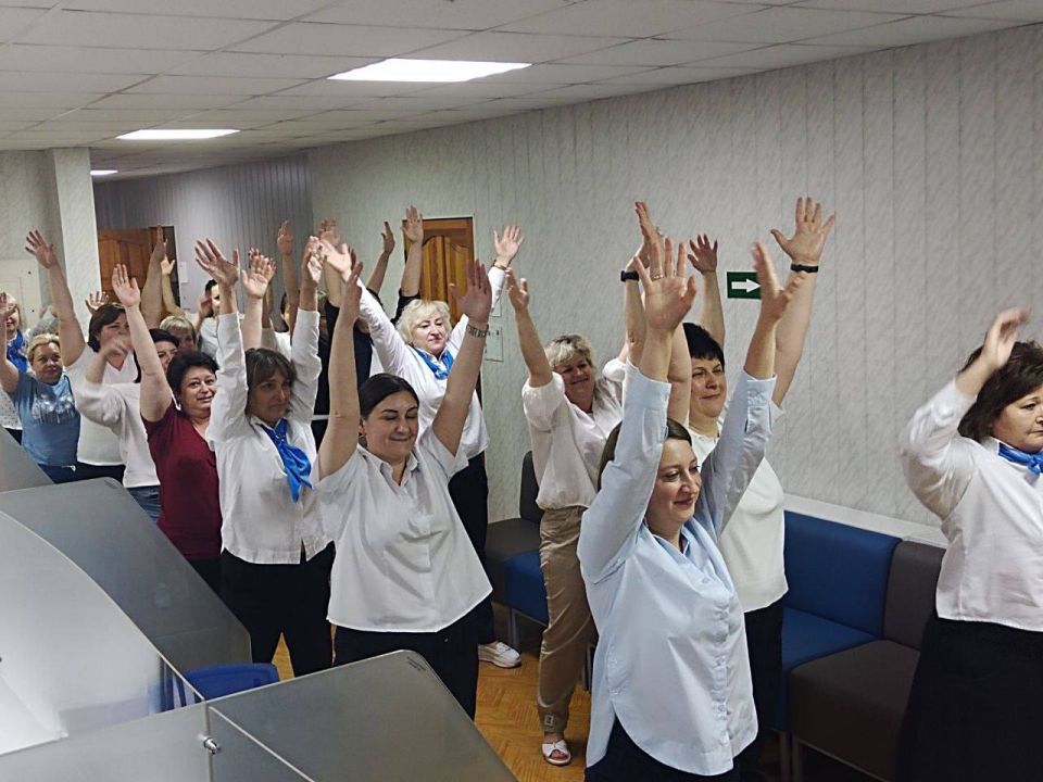 Производственная гимнастика и лекция о пользе физической культуры в рамках месячника «Спортивный Донбасс» Производственная гимнастика и лекция о пользе физической культуры в рамках месячника «Спортивный Донбасс»