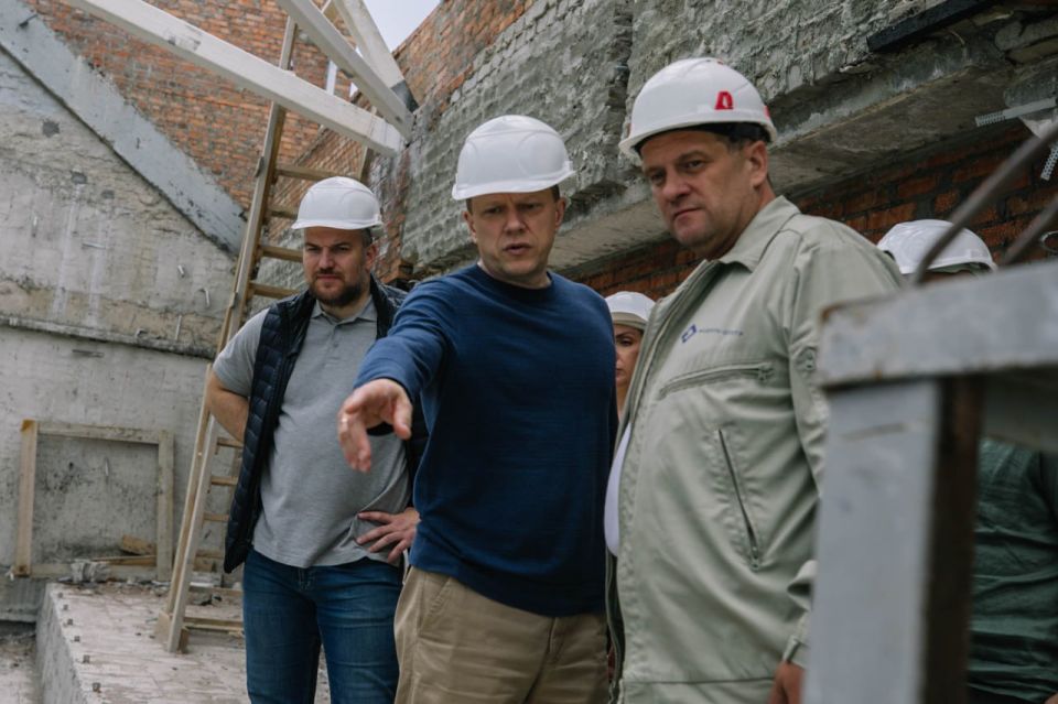 Уже в этом году Санкт-Петербург подарит мариупольцам знаковые объекты восстановления - драматический театр и плавательный бассейн "Нептун" Уже в этом году Санкт-Петербург подарит мариупольцам знаковые объекты восстановления - драматический театр и плавательный бассейн "Нептун"