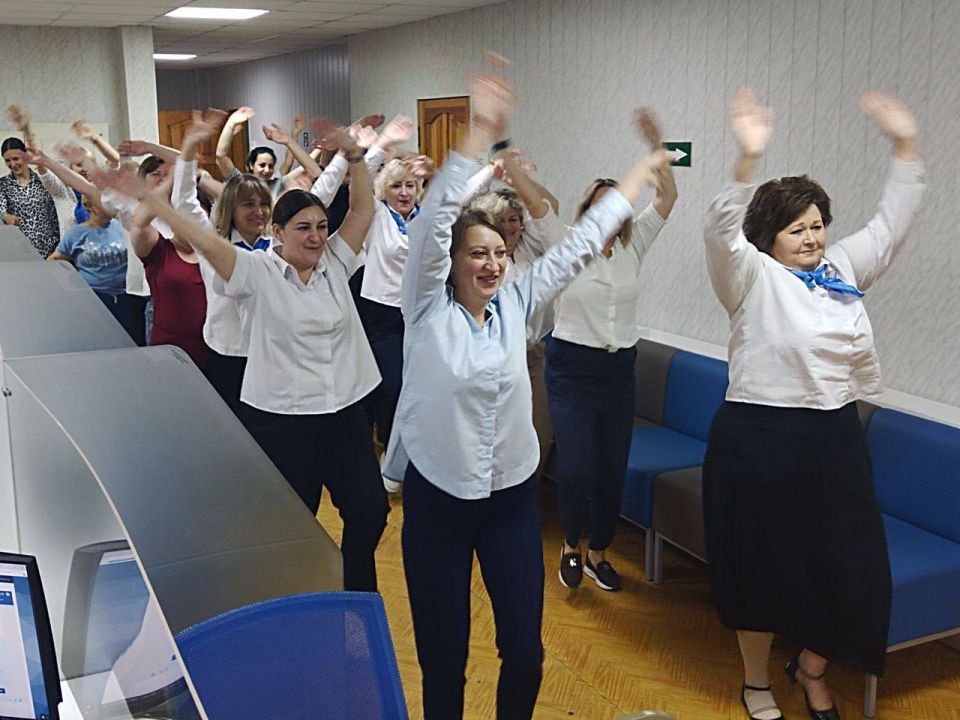 Производственная гимнастика и лекция о пользе физической культуры в рамках месячника «Спортивный Донбасс» Производственная гимнастика и лекция о пользе физической культуры в рамках месячника «Спортивный Донбасс»