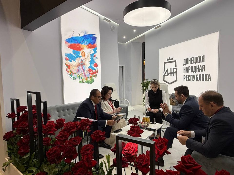 Андрей Чертков: Стенд Донецкой Народной Республики на ПМЭФ-2025 Андрей Чертков: Стенд Донецкой Народной Республики на ПМЭФ-2025