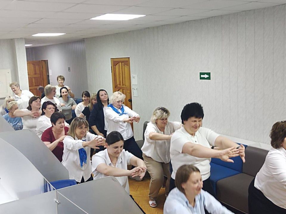 Производственная гимнастика и лекция о пользе физической культуры в рамках месячника «Спортивный Донбасс» Производственная гимнастика и лекция о пользе физической культуры в рамках месячника «Спортивный Донбасс»