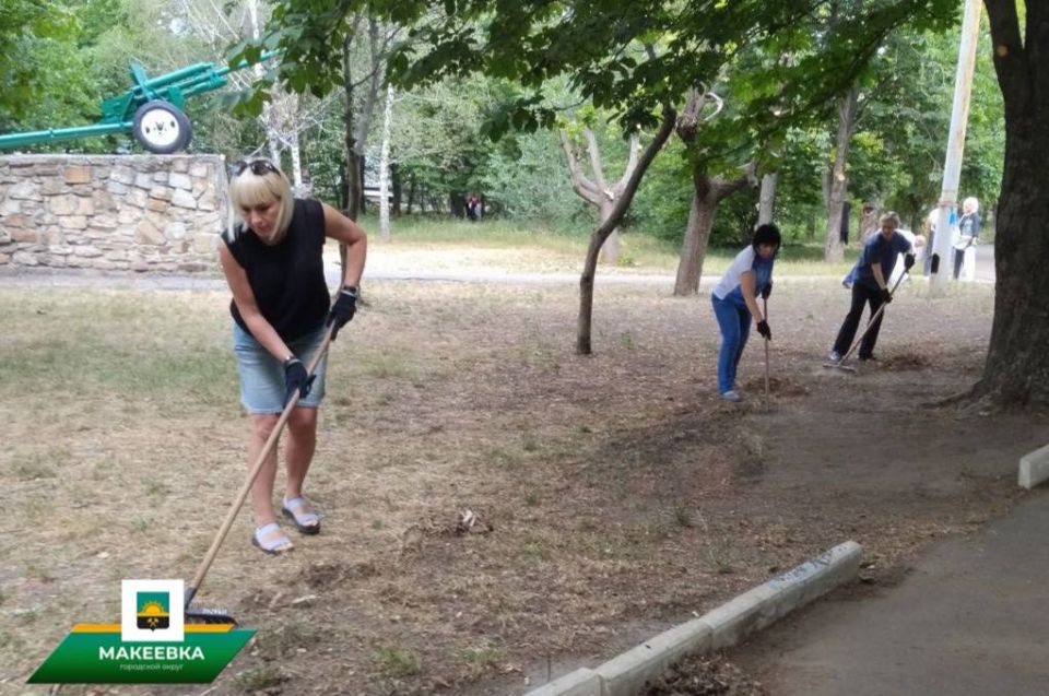 Червоногвардейский район принял участие в субботнике Червоногвардейский район принял участие в субботнике