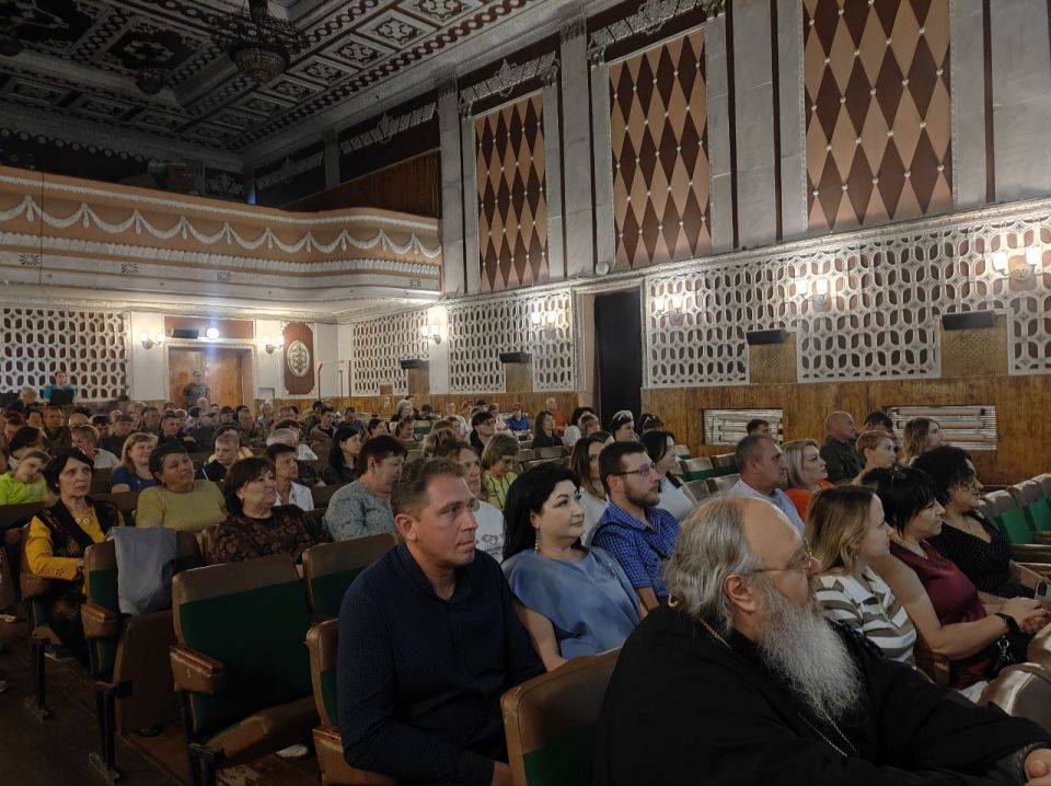 Созвездие талантов: Прошел концерт в Докучаевске ко Дню города Созвездие талантов: Прошел концерт в Докучаевске ко Дню города