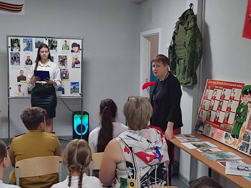Елена Рязанцева: В Пролетарском районе прошло торжественное мероприятие – открытие Парты Героя Елена Рязанцева: В Пролетарском районе прошло торжественное мероприятие – открытие Парты Героя