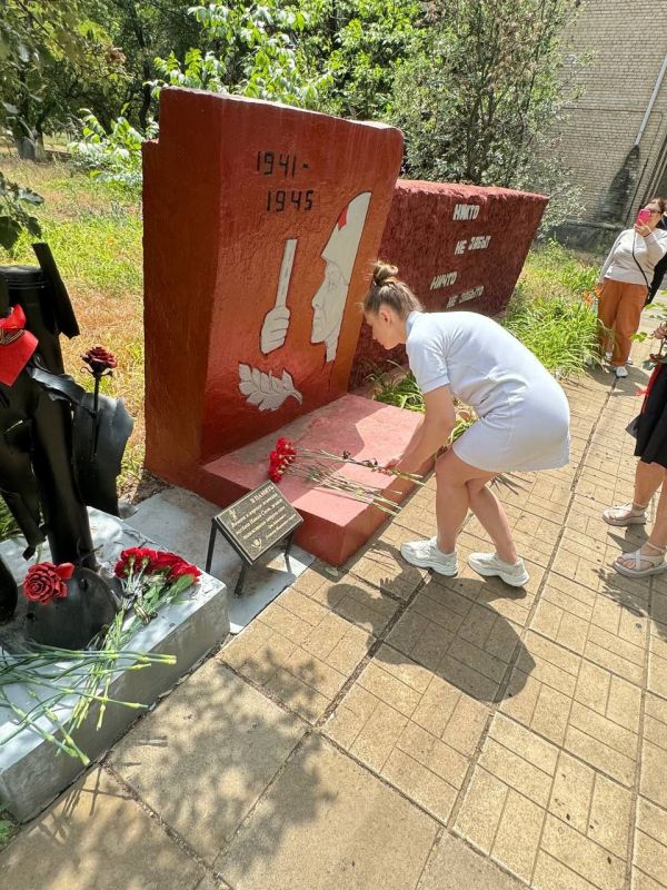 Николай Михайлов: 22 июня в поселке Новый Свет прошла Всероссийская акция "Минута молчания", посвящённая Дню памяти и скорби Николай Михайлов: 22 июня в поселке Новый Свет прошла Всероссийская акция "Минута молчания", посвящённая Дню памяти и скорби