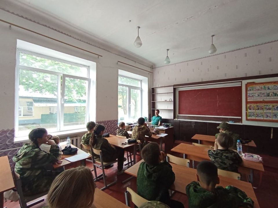 Юнармейцы отряда ВПКим.А.Арсененко и ВПК «Оплот» местного отделения г.о.Снежное ВВПОД "МОЛОДАЯ - ГВАРДИЯ ЮНАРМИЯ" 21.06.2025