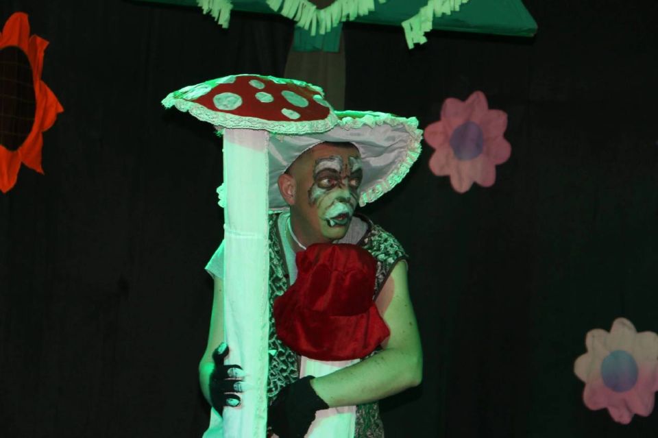 22 июня в Харцызском городском Дворце культуры развернулось настоящее театральное действо: народный театральный коллектив «Факел» и образцовый театральный коллектив «Браво» представили зрителям искрометный спектакль –... 22 июня в Харцызском городском Дворце культуры развернулось настоящее театральное действо: народный театральный коллектив «Факел» и образцовый театральный коллектив «Браво» представили зрителям искрометный спектакль –...