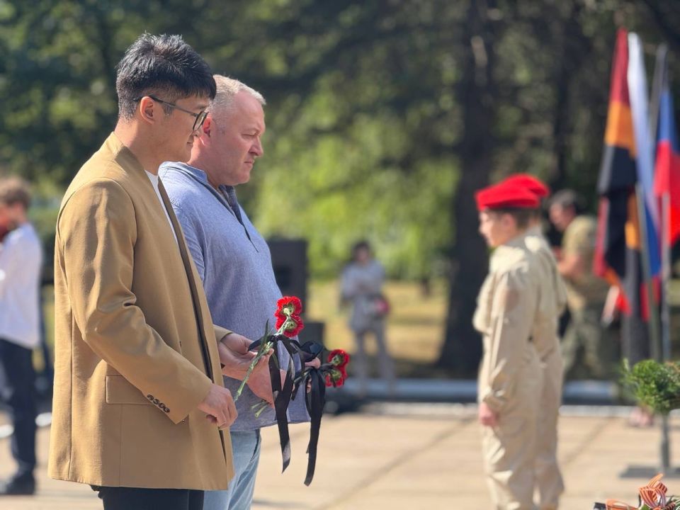 Александр Шатов: В Шахтерске состоялось памятно мероприятие, посвященное Дню памяти и скорби Александр Шатов: В Шахтерске состоялось памятно мероприятие, посвященное Дню памяти и скорби