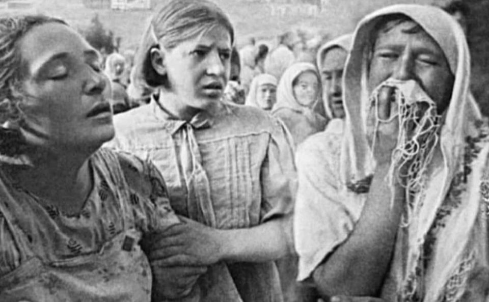 Много лет в этот день я думала о том, что люди чувствовали тогда, в том страшном июне 41-го Много лет в этот день я думала о том, что люди чувствовали тогда, в том страшном июне 41-го