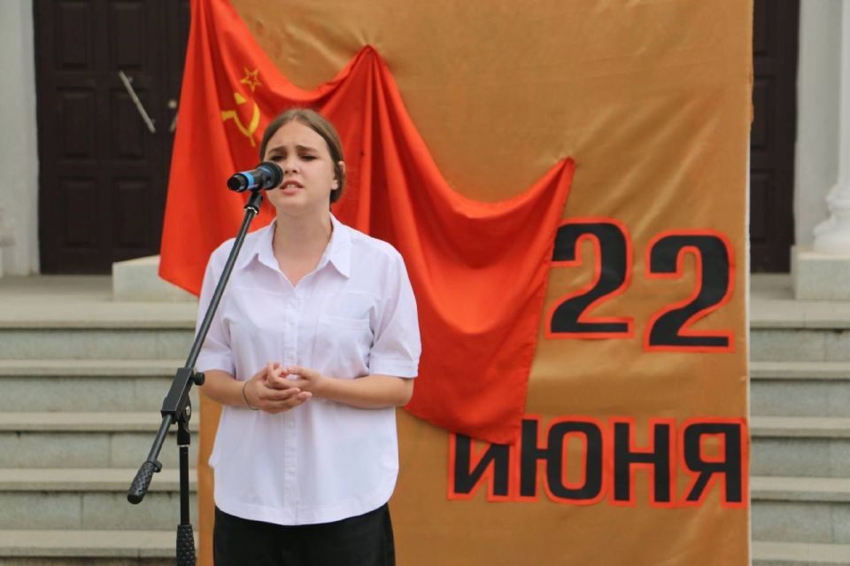 22 июня – День памяти и скорби , день, когда сердца замирают в безмолвной дани уважения к павшим в годы Великой Отечественной войны 22 июня – День памяти и скорби , день, когда сердца замирают в безмолвной дани уважения к павшим в годы Великой Отечественной войны