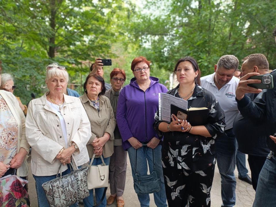 Анна Кондрыкинская: Провела два схода граждан в Киевском районе — с жильцами домов квартал ВГСЧ, ул. Николенко, 5 и жителями ул. Артёма, 108-122 Анна Кондрыкинская: Провела два схода граждан в Киевском районе — с жильцами домов квартал ВГСЧ, ул. Николенко, 5 и жителями ул. Артёма, 108-122