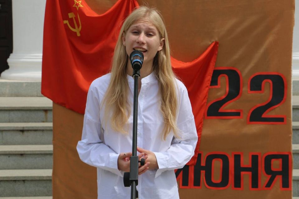 22 июня – День памяти и скорби , день, когда сердца замирают в безмолвной дани уважения к павшим в годы Великой Отечественной войны 22 июня – День памяти и скорби , день, когда сердца замирают в безмолвной дани уважения к павшим в годы Великой Отечественной войны