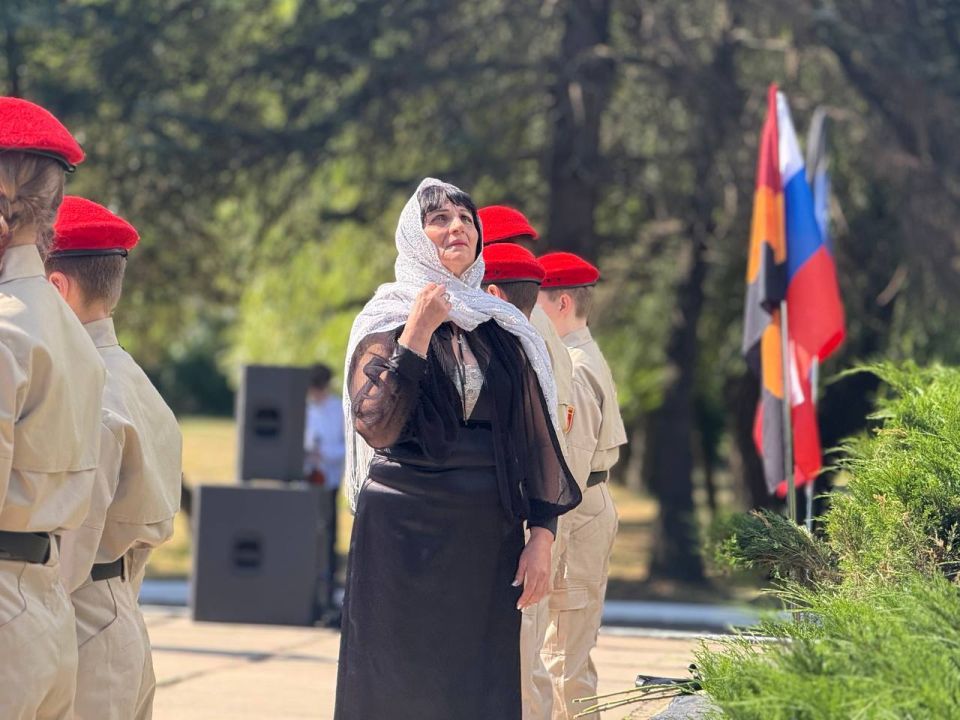 Александр Шатов: В Шахтерске состоялось памятно мероприятие, посвященное Дню памяти и скорби Александр Шатов: В Шахтерске состоялось памятно мероприятие, посвященное Дню памяти и скорби