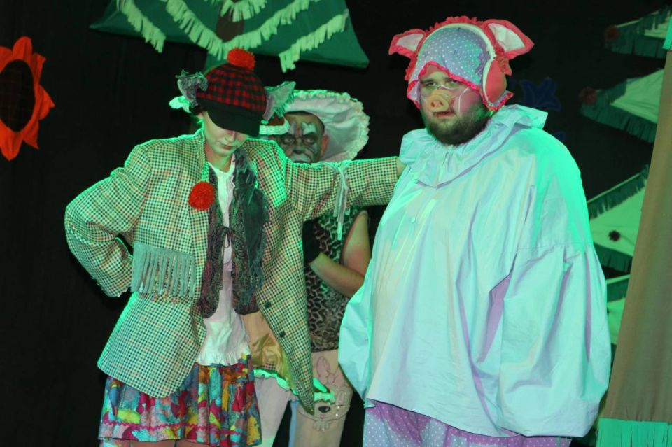 22 июня в Харцызском городском Дворце культуры развернулось настоящее театральное действо: народный театральный коллектив «Факел» и образцовый театральный коллектив «Браво» представили зрителям искрометный спектакль –... 22 июня в Харцызском городском Дворце культуры развернулось настоящее театральное действо: народный театральный коллектив «Факел» и образцовый театральный коллектив «Браво» представили зрителям искрометный спектакль –...