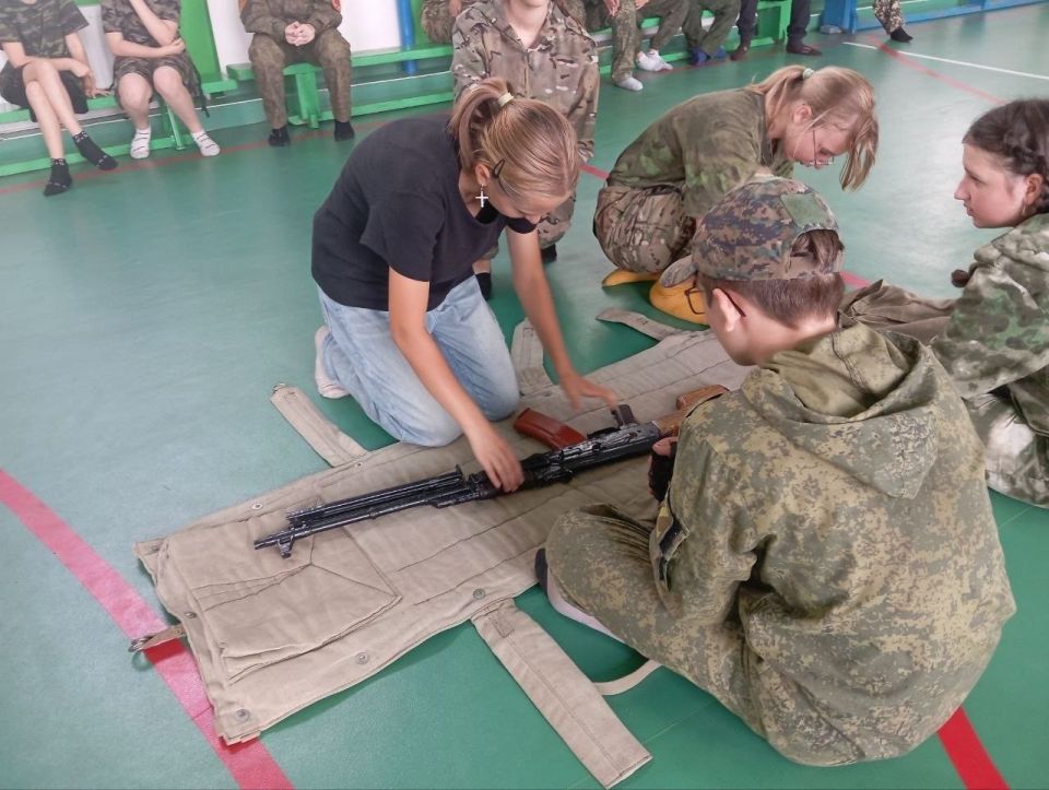 Юнармейцы отряда ВПКим.А.Арсененко и ВПК «Оплот» местного отделения г.о.Снежное ВВПОД "МОЛОДАЯ - ГВАРДИЯ ЮНАРМИЯ" 21.06.2025 Юнармейцы отряда ВПКим.А.Арсененко и ВПК «Оплот» местного отделения г.о.Снежное ВВПОД "МОЛОДАЯ - ГВАРДИЯ ЮНАРМИЯ" 21.06.2025