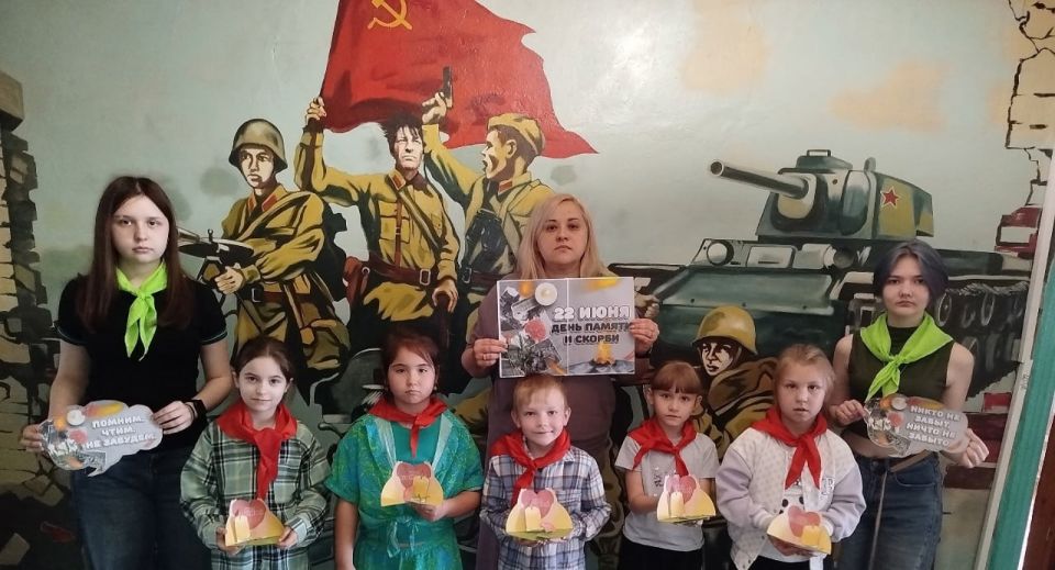 День памяти и скорби. 22 июня — День памяти и скорби, одна из самых трагичных дат в нашей истории День памяти и скорби. 22 июня — День памяти и скорби, одна из самых трагичных дат в нашей истории