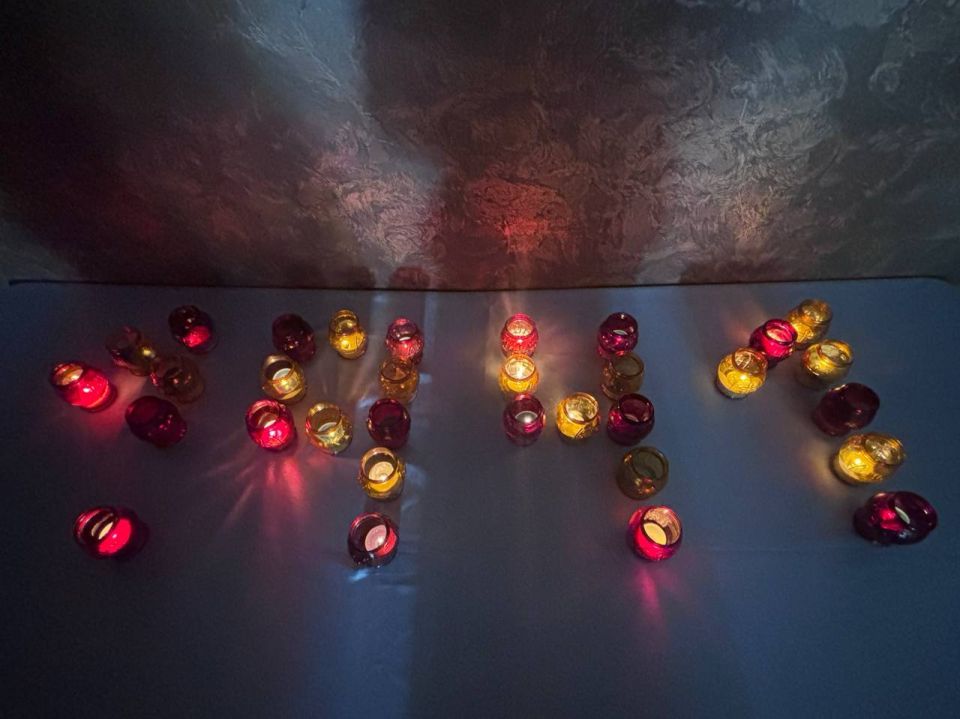 Ровно в 12:15 по московскому времени по всей России, Донецкой Народной Республики, по всему Волновахскому муниципальному округа была объявлена Общероссийская Минута молчания