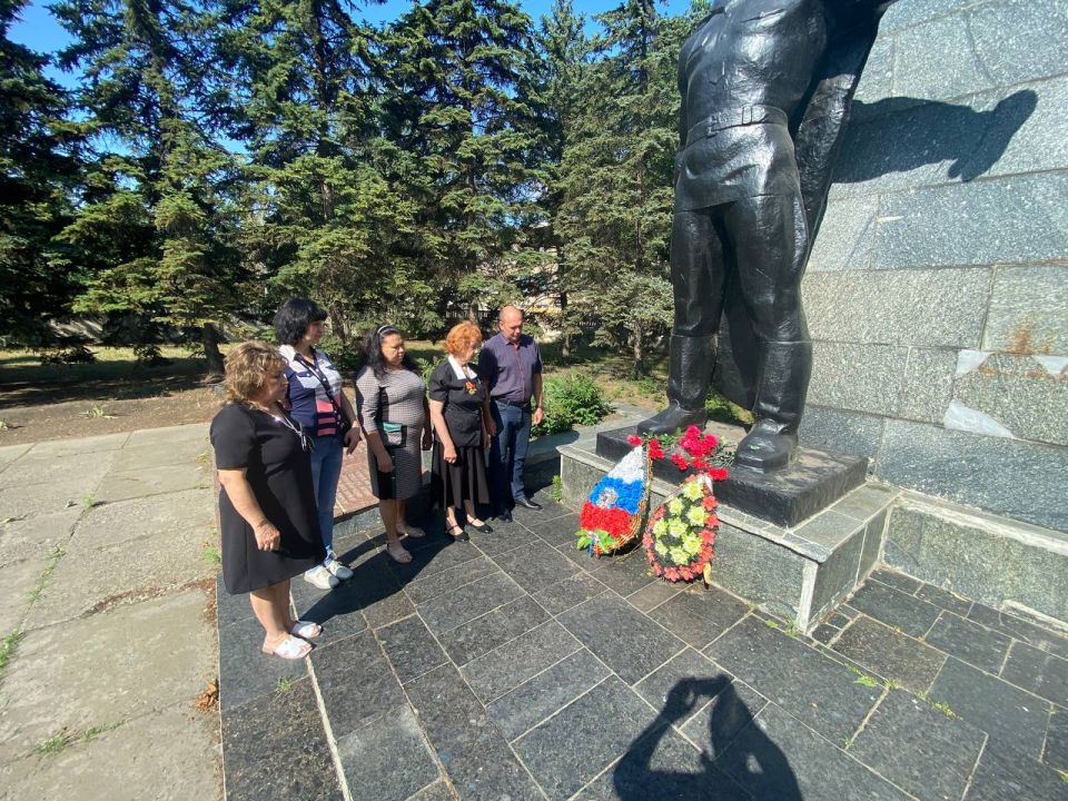 День памяти и скорби - один из самых трагичных дней в истории нашей страны День памяти и скорби - один из самых трагичных дней в истории нашей страны