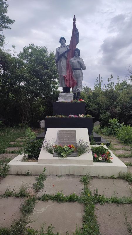 «Зажгите свечи!» -. митинг у памятника Погибшим воинам ВОВ 1941-1945 гг., посвященный «Зажгите свечи!» -. митинг у памятника Погибшим воинам ВОВ 1941-1945 гг., посвященный