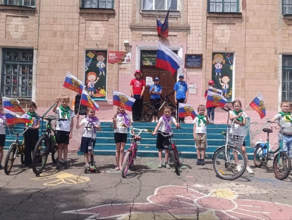 В Снежном отметили День велосипедиста спортивным мероприятием В Снежном отметили День велосипедиста спортивным мероприятием