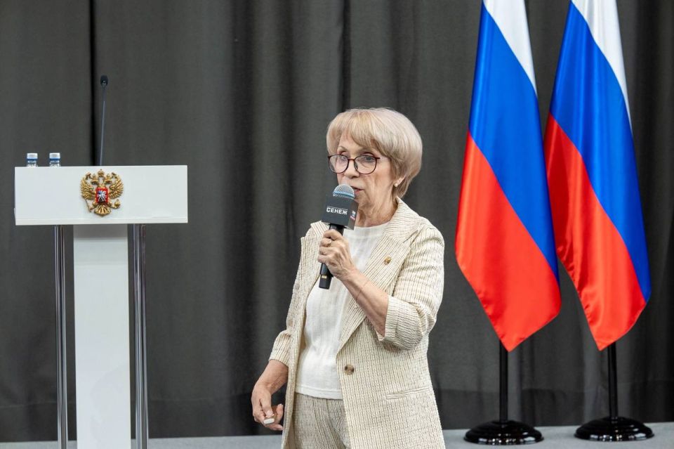 Вы точно их узнаете!. Ведь на площадке Мастерской управления «Сенеж» собрались лидеры общественного мнения Донбасса и Новороссии! Программа «Коммуникативное лидерство» – для тех, кто транслирует своей аудитории ценности и... Вы точно их узнаете!. Ведь на площадке Мастерской управления «Сенеж» собрались лидеры общественного мнения Донбасса и Новороссии! Программа «Коммуникативное лидерство» – для тех, кто транслирует своей аудитории ценности и...