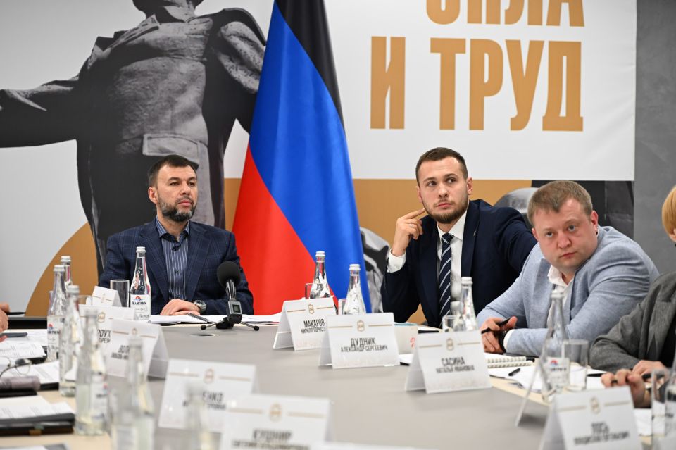 Кирилл Макаров: На сегодняшнем заседании Межведомственного совета по вопросам развития креативных индустрий утвердили план работы до конца 2025 года Кирилл Макаров: На сегодняшнем заседании Межведомственного совета по вопросам развития креативных индустрий утвердили план работы до конца 2025 года