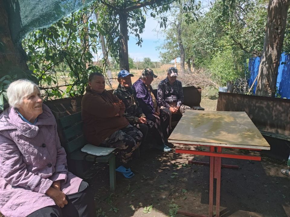 Сегодня Первый заместитель главы Администрации Володарского муниципального округа Дмитрий Владимирович Боровик провел встречу с жителями села Садовое Сегодня Первый заместитель главы Администрации Володарского муниципального округа Дмитрий Владимирович Боровик провел встречу с жителями села Садовое