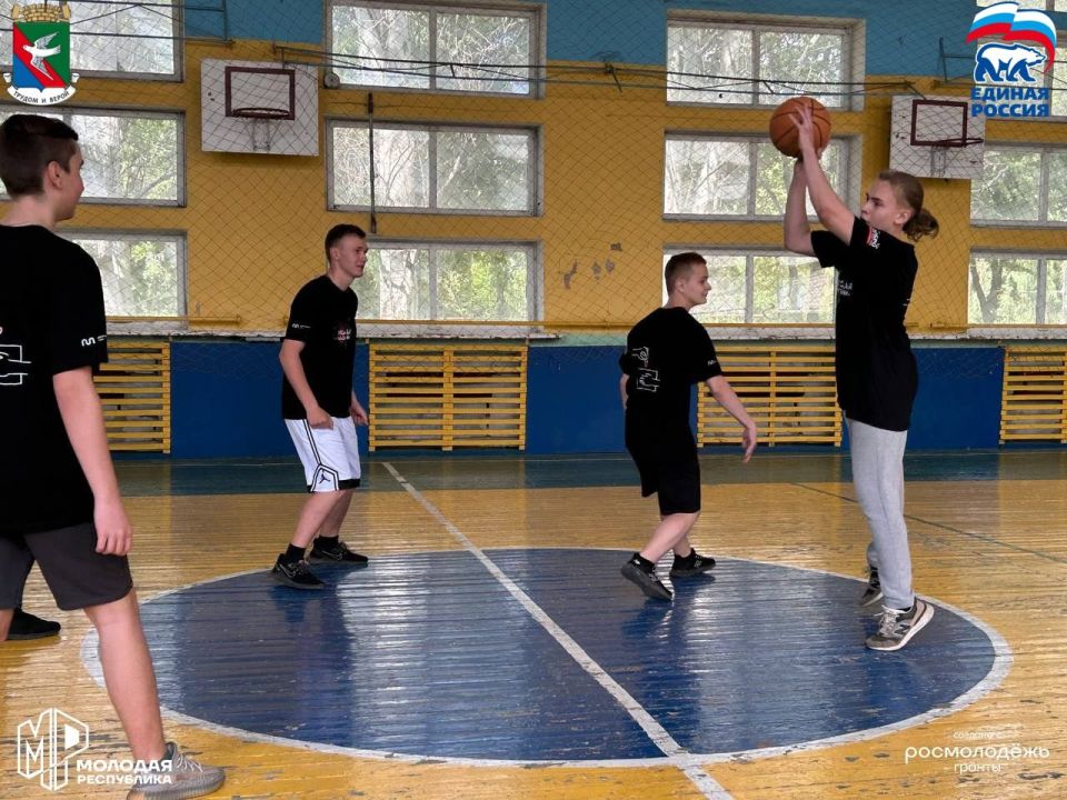 Молодёжка Горловки сыграла в баскетбол в рамках проекта «Лига спорта» и акции «Спортивный Донбасс» Молодёжка Горловки сыграла в баскетбол в рамках проекта «Лига спорта» и акции «Спортивный Донбасс»