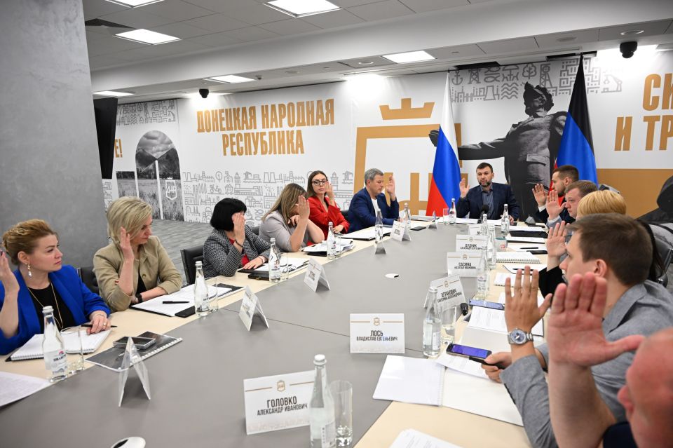 Кирилл Макаров: На сегодняшнем заседании Межведомственного совета по вопросам развития креативных индустрий утвердили план работы до конца 2025 года Кирилл Макаров: На сегодняшнем заседании Межведомственного совета по вопросам развития креативных индустрий утвердили план работы до конца 2025 года