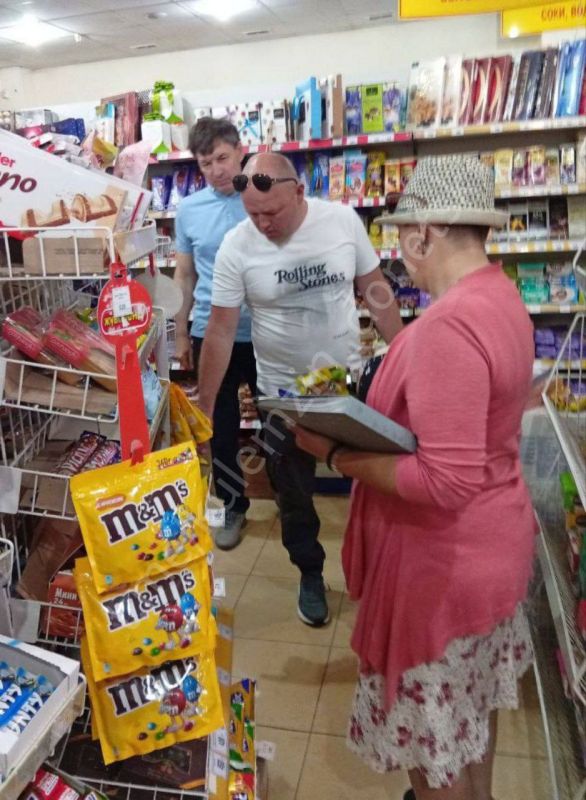 В Петровском районе прошёл плановый рейд Народного контроля по соблюдению правил торговли и санитарных норм В Петровском районе прошёл плановый рейд Народного контроля по соблюдению правил торговли и санитарных норм