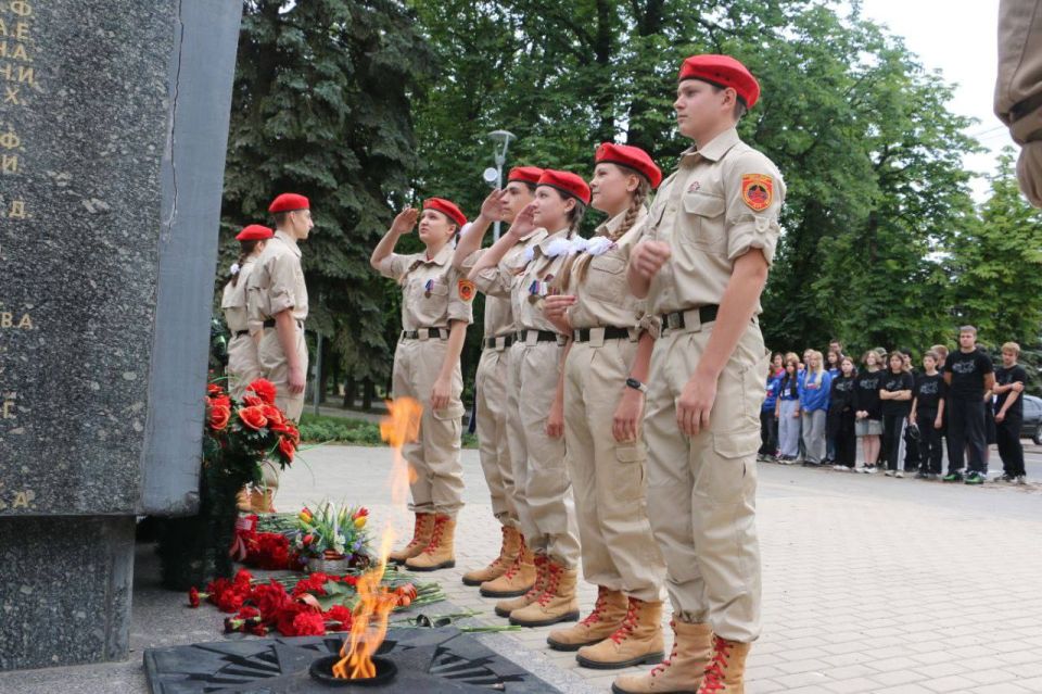 Виктория Жукова: Сегодня у Братской могилы Советских солдат прошло возложение цветов и минута молчания Виктория Жукова: Сегодня у Братской могилы Советских солдат прошло возложение цветов и минута молчания