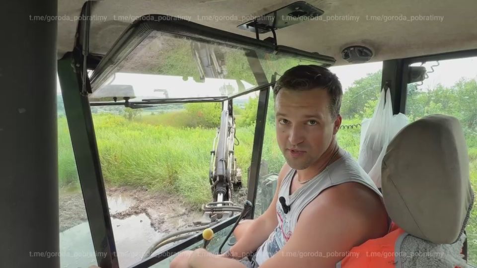 Петербургские аварийные бригады восстанавливают коммунальные сети Мариуполя