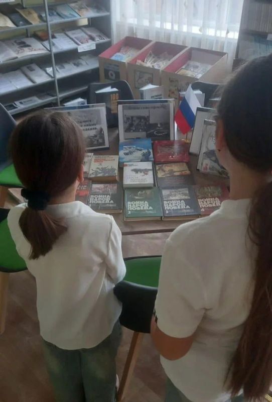 В Бугасской библиотеке МБУК "Волновахская ЦБС", состоялась книжная выставка под названием "Вечный огонь памяти", приуроченная ко Дню начала Великой Отечественной войны В Бугасской библиотеке МБУК "Волновахская ЦБС", состоялась книжная выставка под названием "Вечный огонь памяти", приуроченная ко Дню начала Великой Отечественной войны