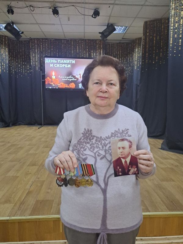 В рамках проекта «Старшее поколение» партии «Единая Россия» и с целью передачи подрастающему поколению информации о родных и близких, которые воевали на фронтах, трудились в тылу, представители городского совета ветеранов... В рамках проекта «Старшее поколение» партии «Единая Россия» и с целью передачи подрастающему поколению информации о родных и близких, которые воевали на фронтах, трудились в тылу, представители городского совета ветеранов...