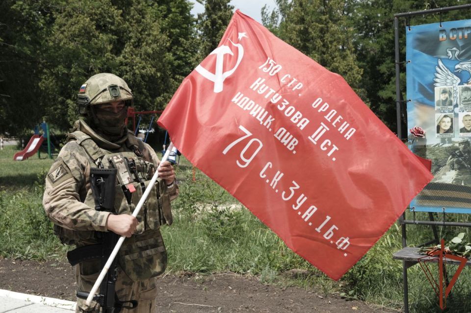 Росгвардейцы в ДНР отреставрировали братскую могилу советских воинов, погибших при освобождении Донбасса в 1943 году Росгвардейцы в ДНР отреставрировали братскую могилу советских воинов, погибших при освобождении Донбасса в 1943 году