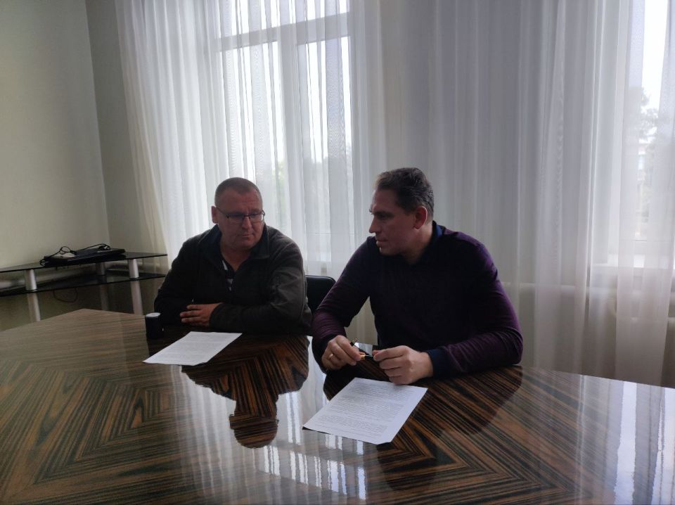 Глава муниципального образования городского округа Докучаевск Александр Качанов и глава муниципального образования городского поселения "Селенгинское" Бурятия Владимир Бурьян подписали Соглашение о социальном сотрудничестве... Глава муниципального образования городского округа Докучаевск Александр Качанов и глава муниципального образования городского поселения "Селенгинское" Бурятия Владимир Бурьян подписали Соглашение о социальном сотрудничестве...