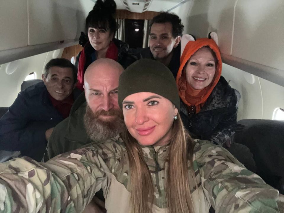 Эксклюзивное интервью военкора агентства ANNA NEWS Марии Коледа с Анной Илясовой – лейтенантом, ЗКР по ВПР 42 МСД 58 армии, «Женщиной года» в номинации «СВО» Эксклюзивное интервью военкора агентства ANNA NEWS Марии Коледа с Анной Илясовой – лейтенантом, ЗКР по ВПР 42 МСД 58 армии, «Женщиной года» в номинации «СВО»