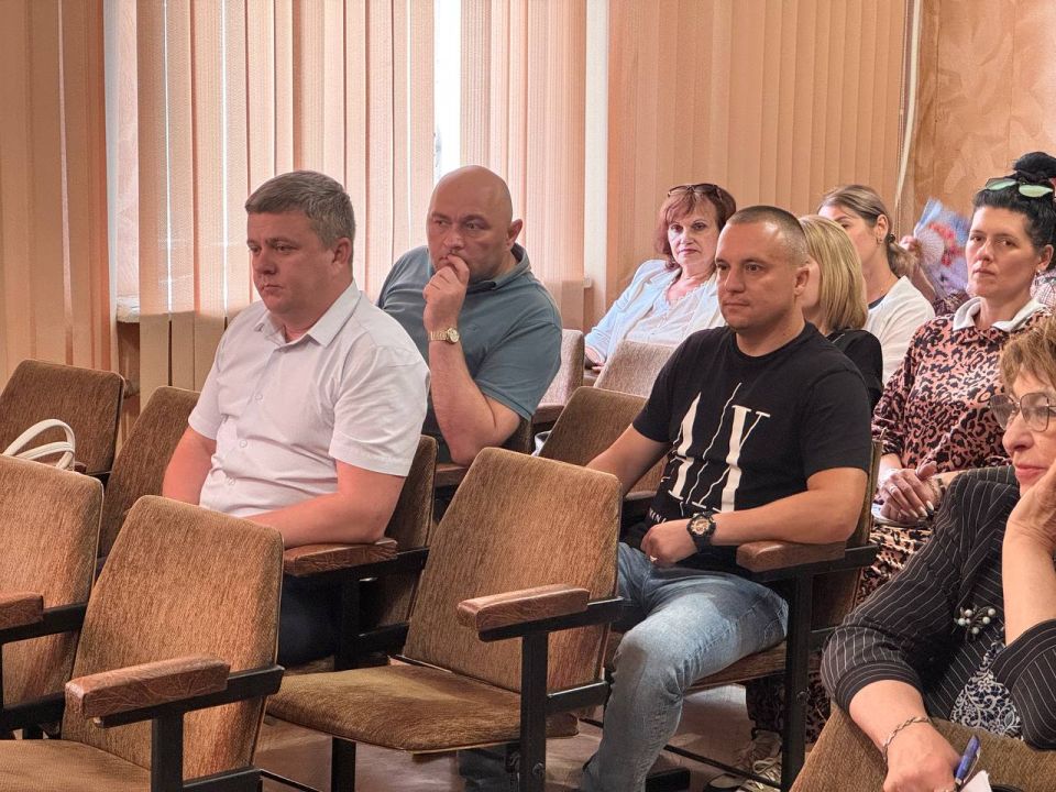 В Снежном прошла конференция Снежнянского местного отделения партии "Единая Россия" В Снежном прошла конференция Снежнянского местного отделения партии "Единая Россия"