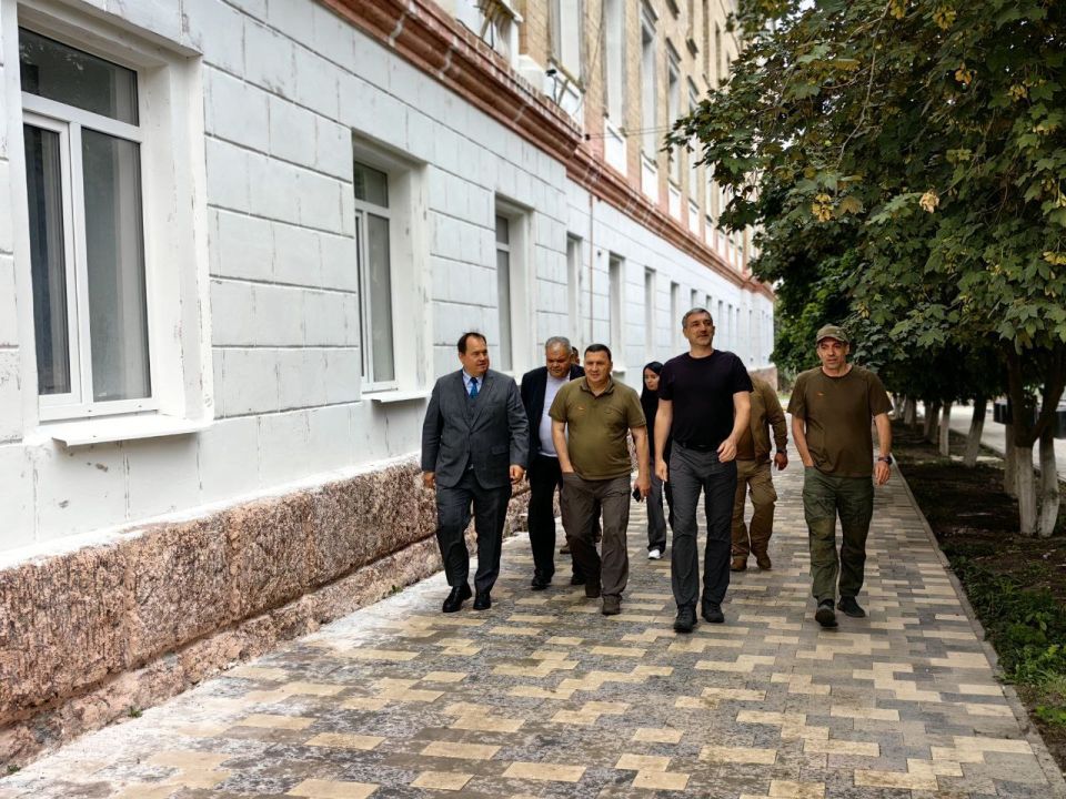 Игорь Лызов: Губернатора Амурской области Василий Орлов с рабочим визитом посетил подшефный Амвросиевский муниципальный округ Игорь Лызов: Губернатора Амурской области Василий Орлов с рабочим визитом посетил подшефный Амвросиевский муниципальный округ