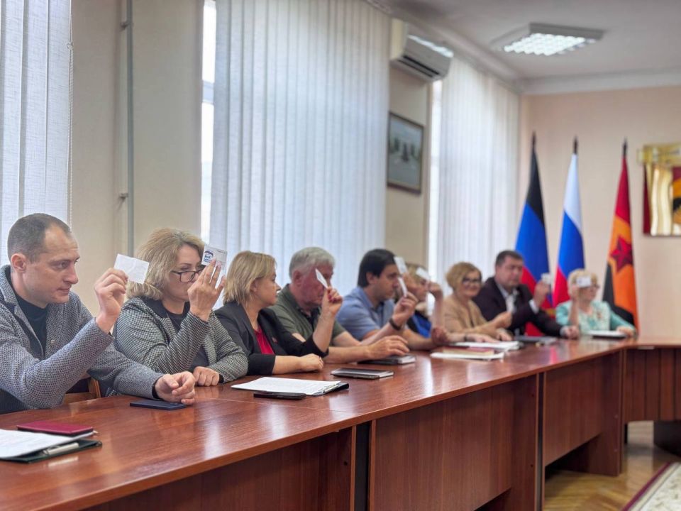 Александр Шатов: В Шахтерске состоялась IV Конференция местного отделения Партии «Единая Россия» Александр Шатов: В Шахтерске состоялась IV Конференция местного отделения Партии «Единая Россия»