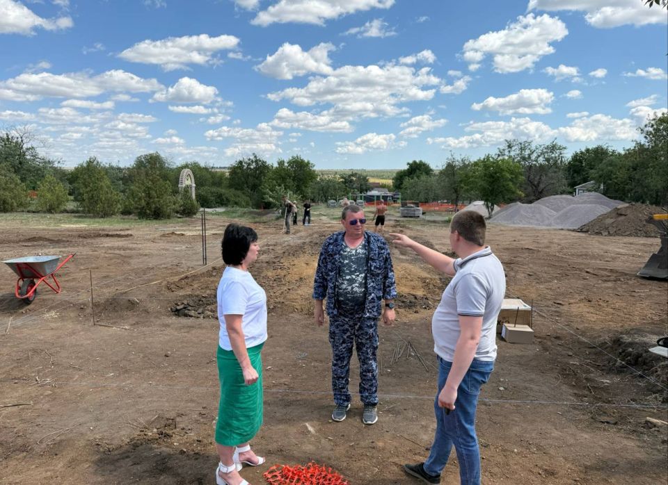 Наталья Великодная: В рамках проекта мониторинга «Народной программы» ВПП "ЕДИНАЯ РОССИЯ" провела выездное мероприятие с целью общественного контроля строительства объекта общественной территории в с. Гранитное Наталья Великодная: В рамках проекта мониторинга «Народной программы» ВПП "ЕДИНАЯ РОССИЯ" провела выездное мероприятие с целью общественного контроля строительства объекта общественной территории в с. Гранитное