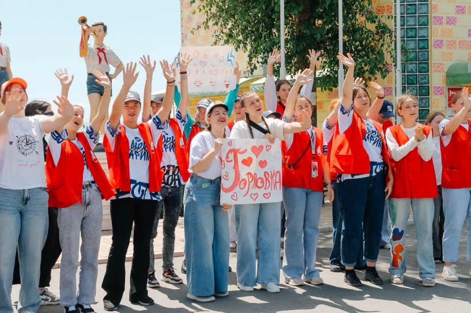 350 юных горловчан прибыли на отдых в Детский оздоровительный лагерь «Спутник» 350 юных горловчан прибыли на отдых в Детский оздоровительный лагерь «Спутник»