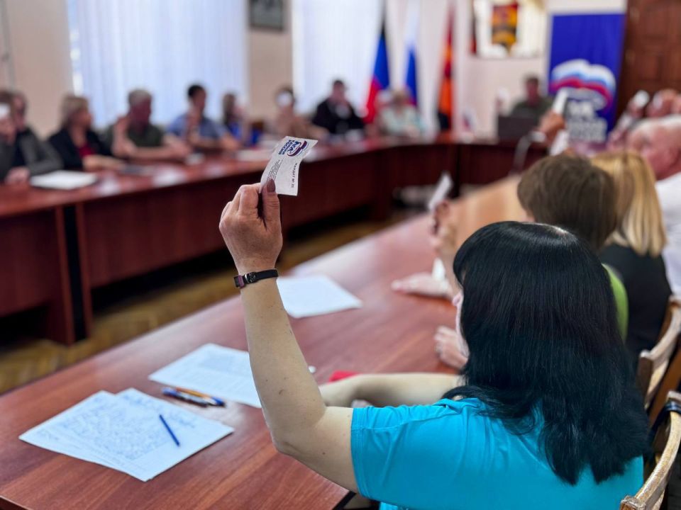 Александр Шатов: В Шахтерске состоялась IV Конференция местного отделения Партии «Единая Россия» Александр Шатов: В Шахтерске состоялась IV Конференция местного отделения Партии «Единая Россия»