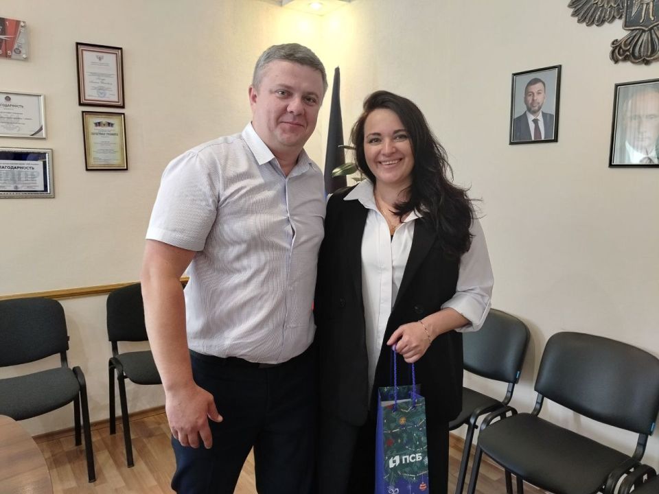 В Центральной городской больнице Снежного проведен благотворительный сольный концерт Марины Козаченко В Центральной городской больнице Снежного проведен благотворительный сольный концерт Марины Козаченко