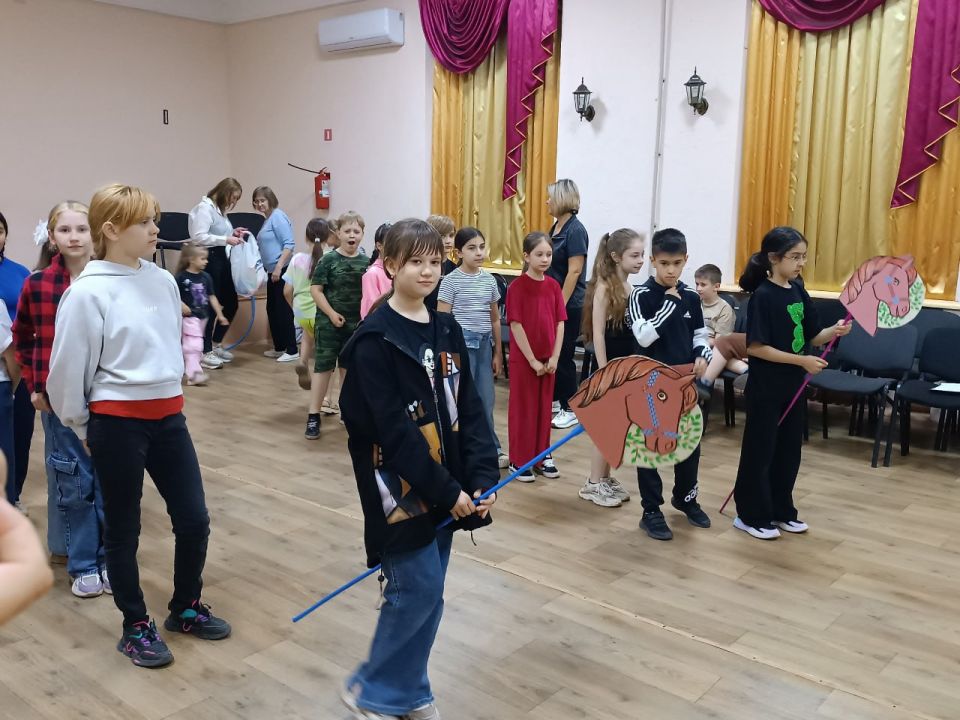 Конкурсно-игровая программа «Поиграем, пошумим» Конкурсно-игровая программа «Поиграем, пошумим»