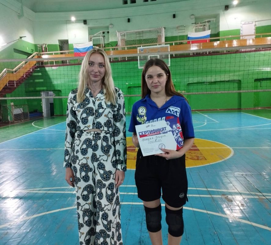 «Командный дух». В ДК "Металлург" прошел турнир по волейболу, собравший две талантливые команды «Командный дух». В ДК "Металлург" прошел турнир по волейболу, собравший две талантливые команды