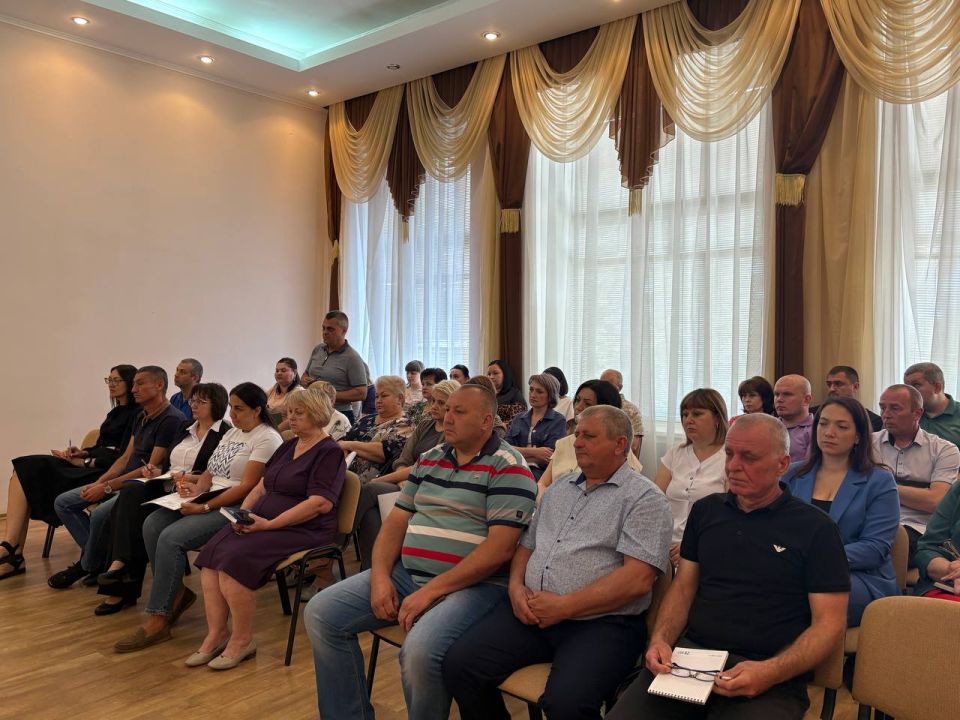 Наталья Великодная: Провела расширенное аппаратное совещание с участием заместителей, начальников отделов и секторов, структурных подразделений Администрации округа, руководители и представители территориальных подразделений... Наталья Великодная: Провела расширенное аппаратное совещание с участием заместителей, начальников отделов и секторов, структурных подразделений Администрации округа, руководители и представители территориальных подразделений...
