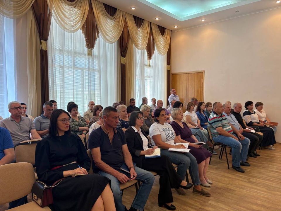 Наталья Великодная: Провела расширенное аппаратное совещание с участием заместителей, начальников отделов и секторов, структурных подразделений Администрации округа, руководители и представители территориальных подразделений... Наталья Великодная: Провела расширенное аппаратное совещание с участием заместителей, начальников отделов и секторов, структурных подразделений Администрации округа, руководители и представители территориальных подразделений...