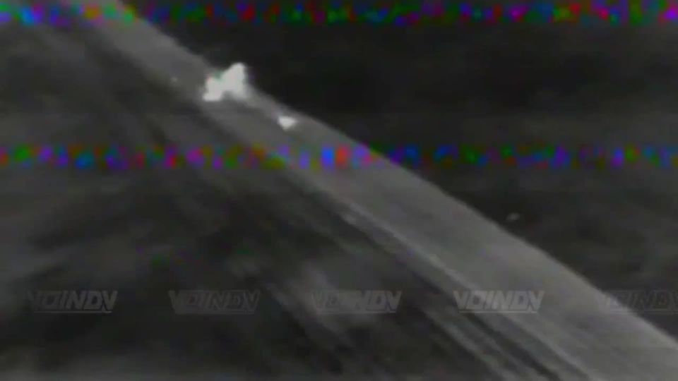 Операторы кумулятивных "летучих мышей" 14 гвардейской бригады спецназа наказали автомобиль с личным составом ВСУ на Шахтёрском направлении