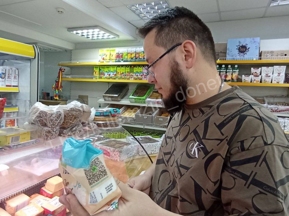 Алексей Кулемзин: В Куйбышевском районе прошёл внеплановый рейд Народного контроля по соблюдению правил торговли и санитарных норм Алексей Кулемзин: В Куйбышевском районе прошёл внеплановый рейд Народного контроля по соблюдению правил торговли и санитарных норм